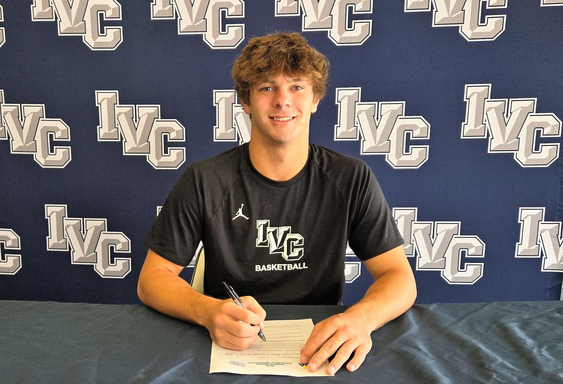 Standout shooting guard Jackson Jennings commits to IVC