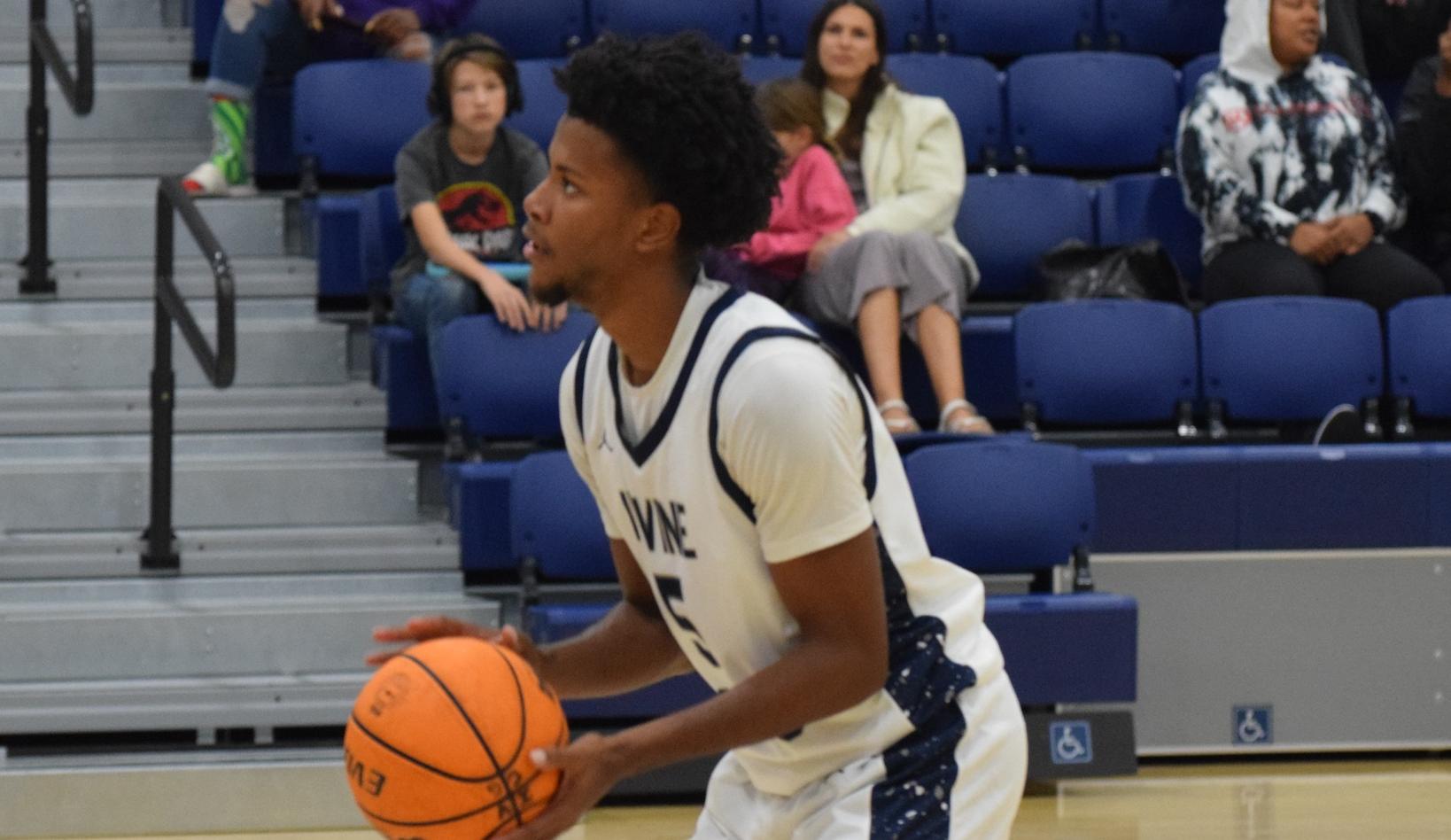 Men's basketball team scores 17-point victory at Cuyamaca