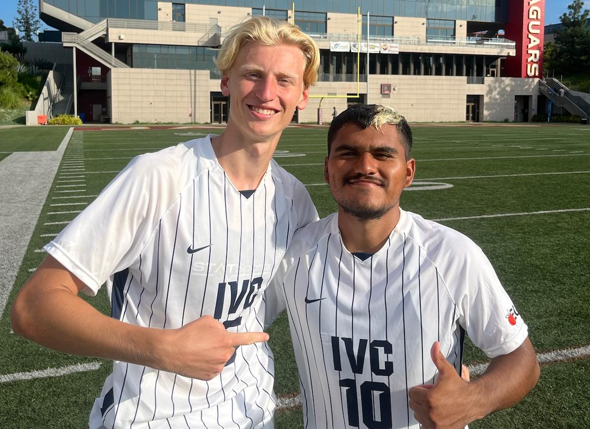Men's soccer team scores important win at Southwestern
