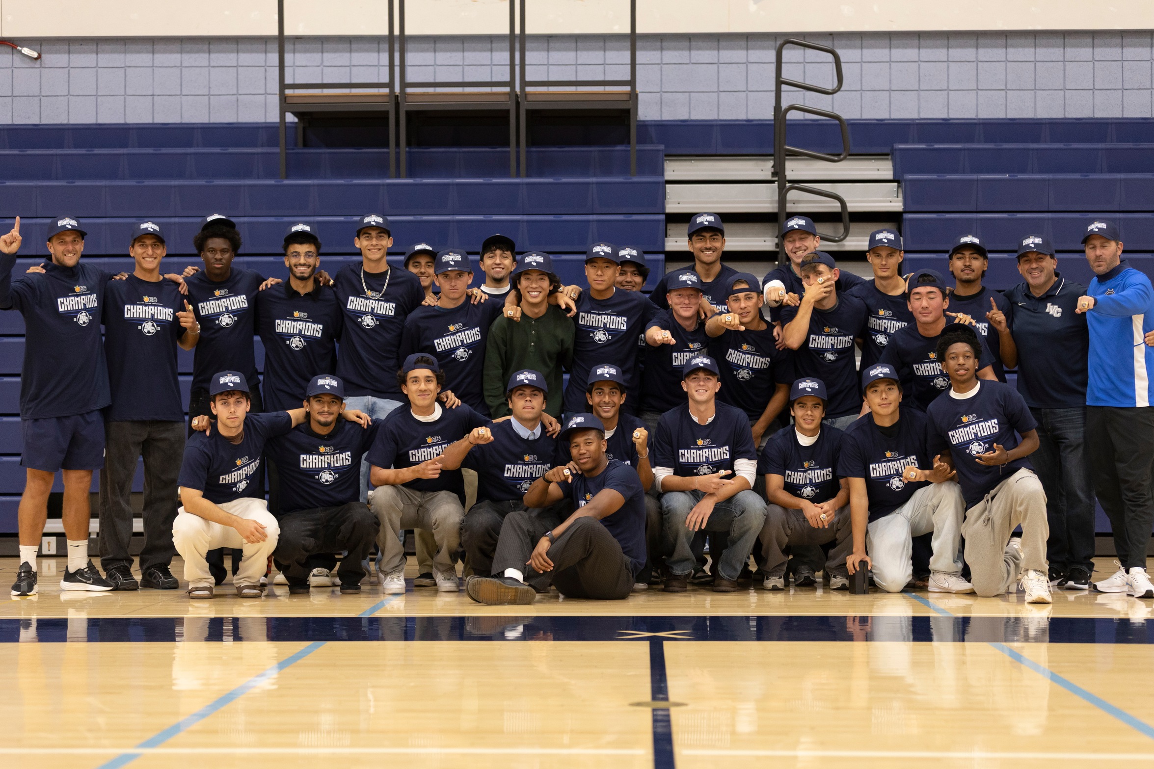 Men's soccer program invites recruits, hosts OEC ring night