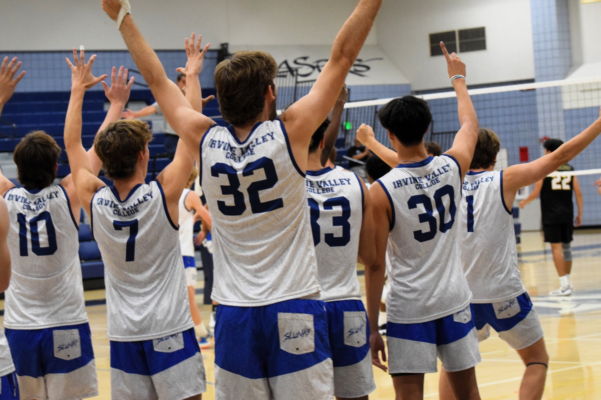 Men's volleyball team takes care of Grossmont in four at home