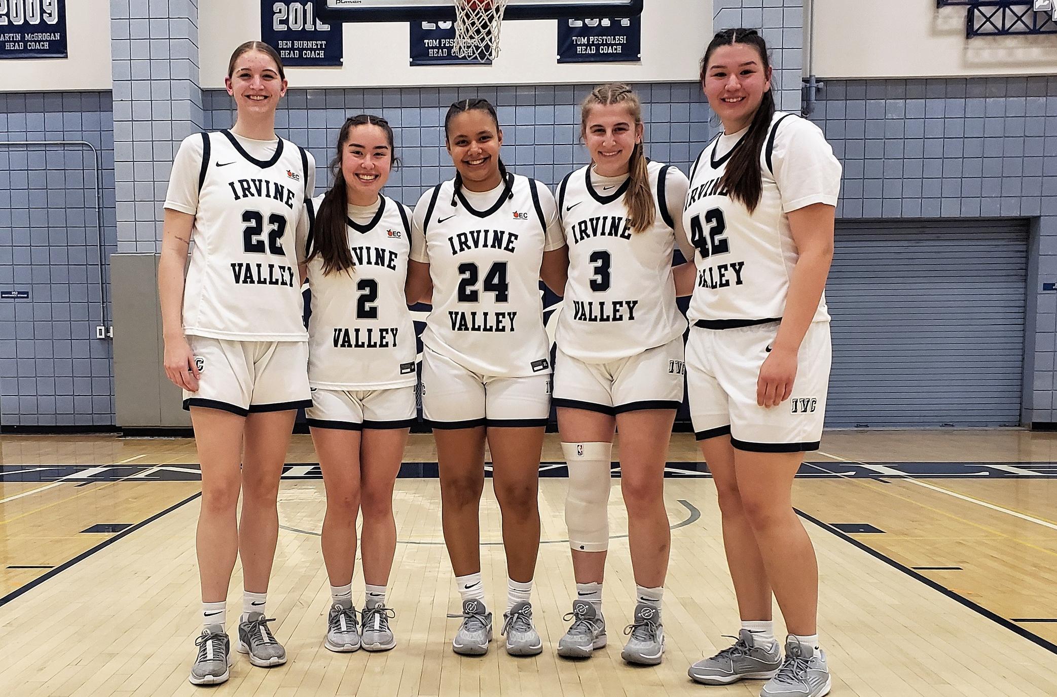 Women's basketball team celebrates sophomores with victory