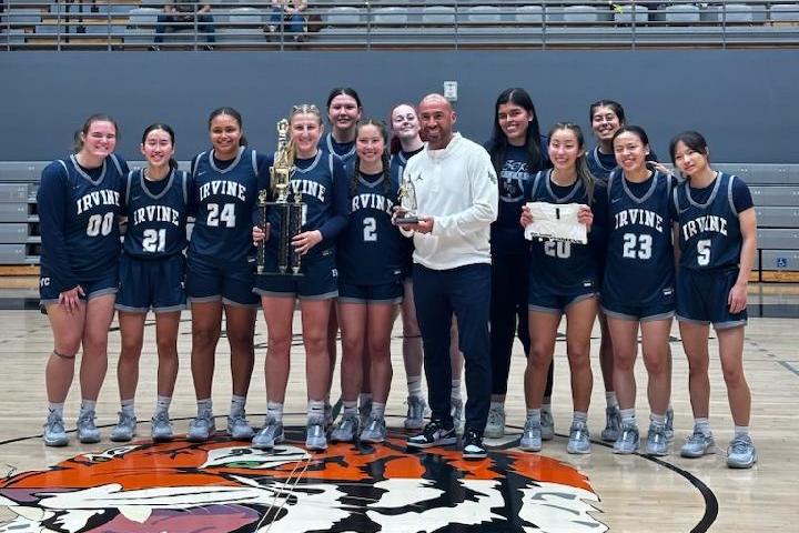 Women's basketball team opens with tourney title at Riverside