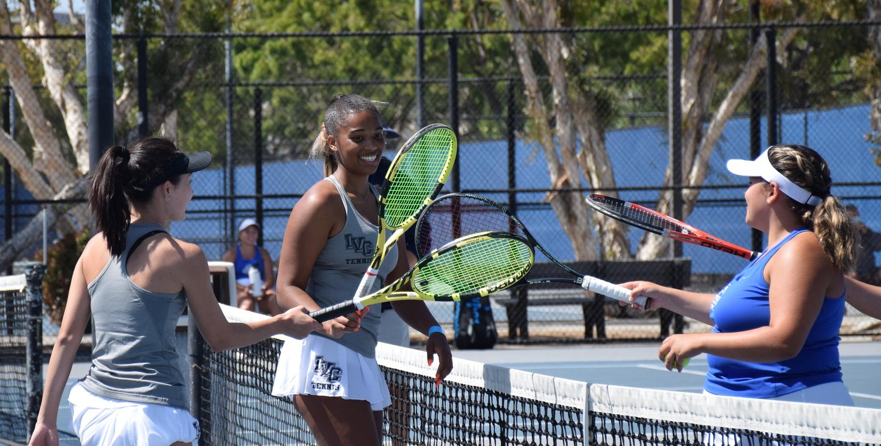 Women's tennis team sweeps Cypress in 2021 opener
