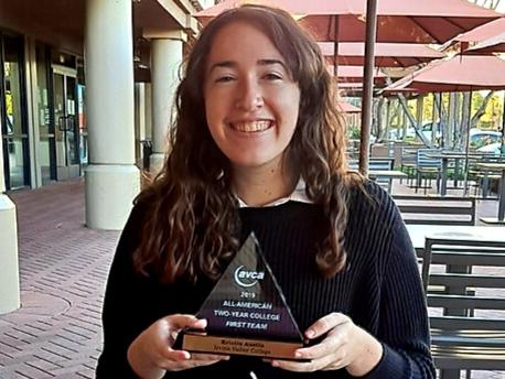 Volleyball player Kristin Austin finally receives AVCA award