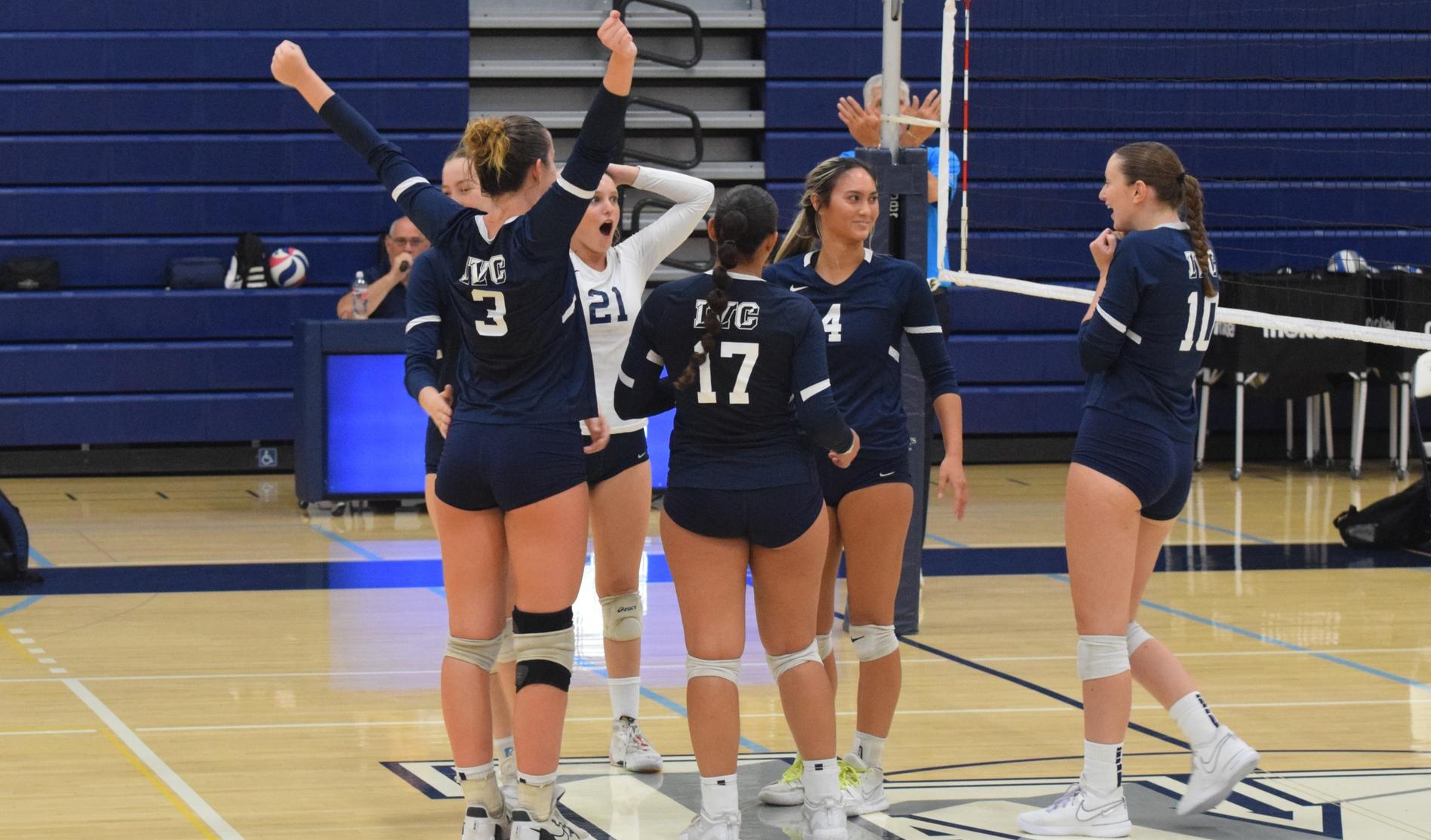Women's volleyball team wins tough OEC match over Saddleback