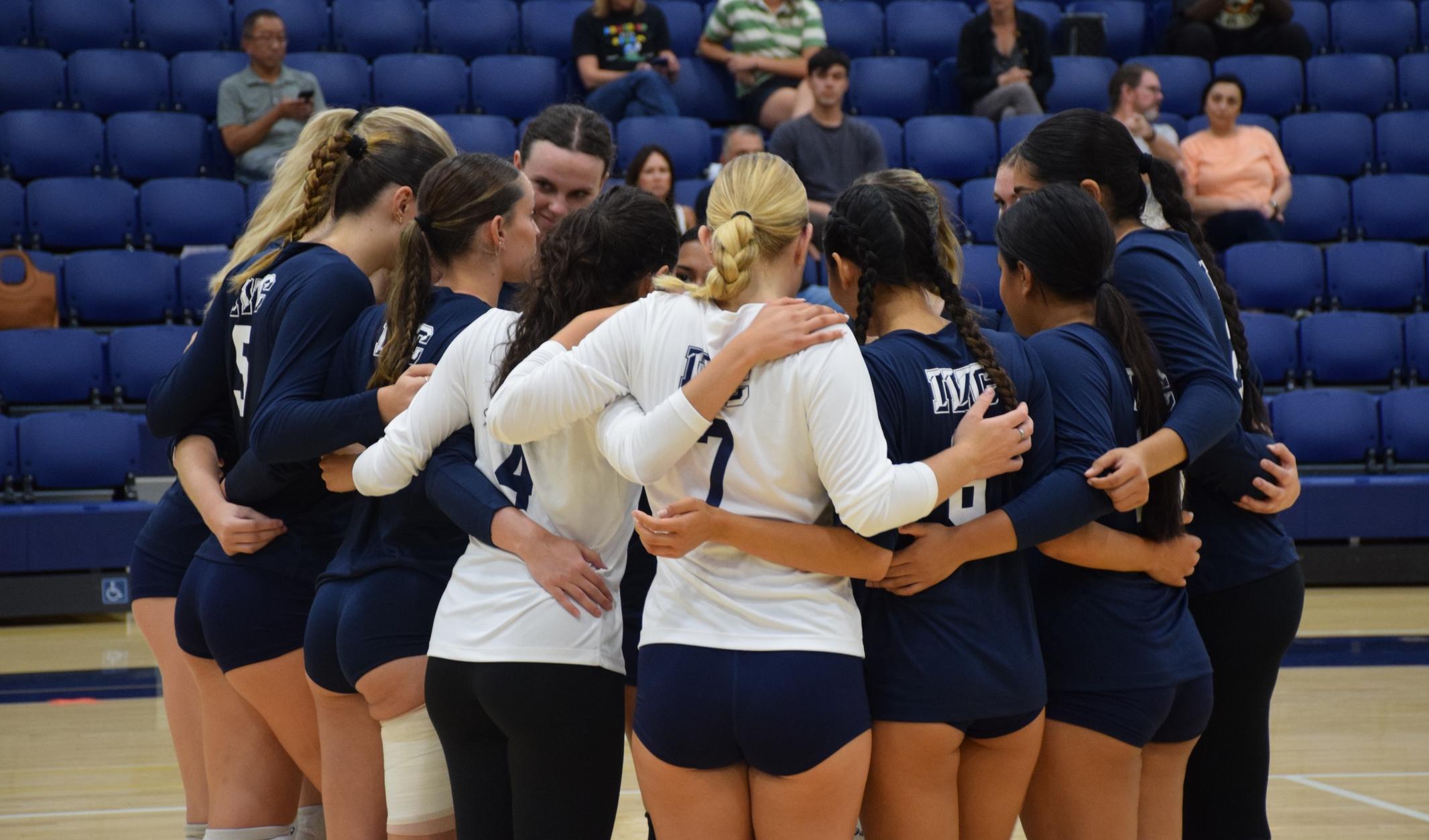 Women's volleyball team drops two tough matches in quad