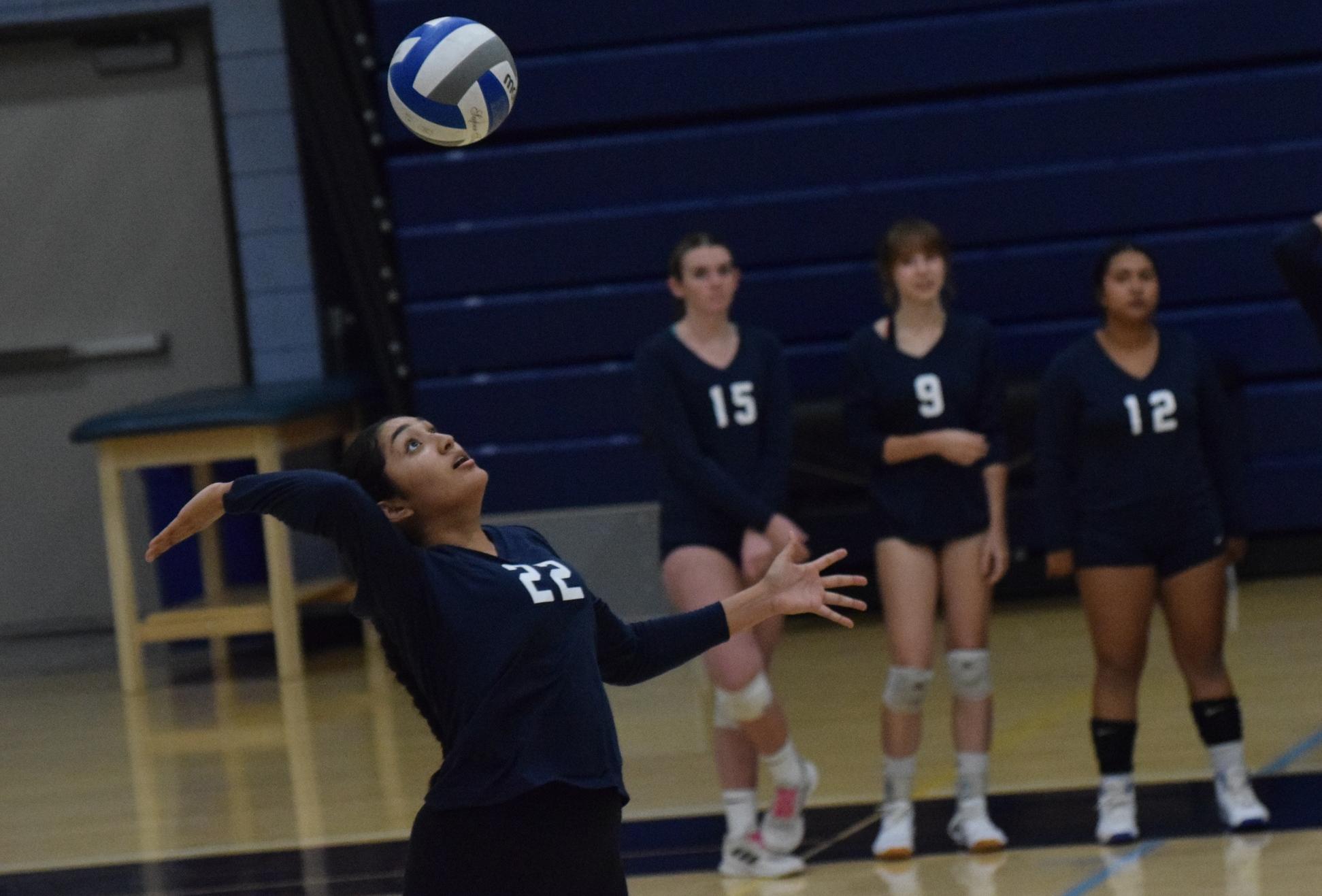 Women's volleyball team loses in four to MiraCosta at home