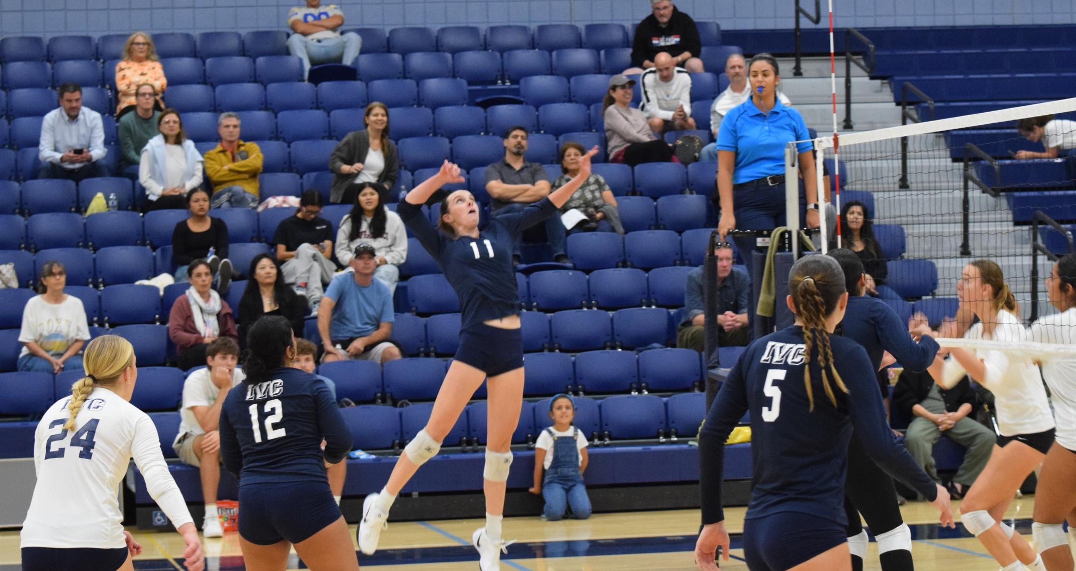 Women's volleyball team falls in four to Saddleback at home
